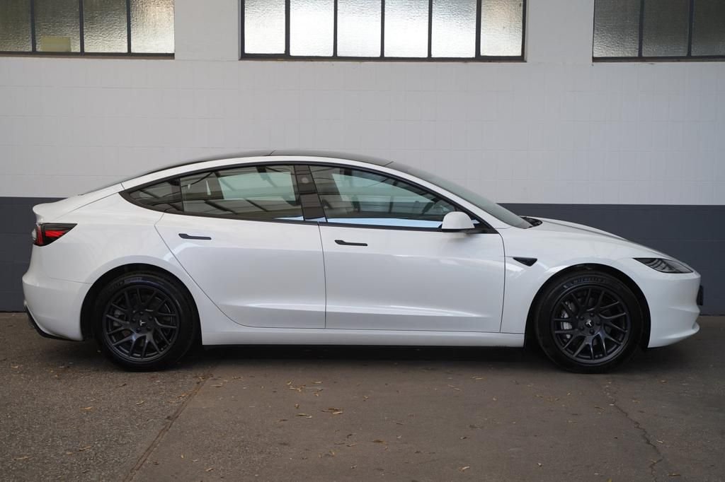 Tesla Model 3 Long Range AWD – Image 2